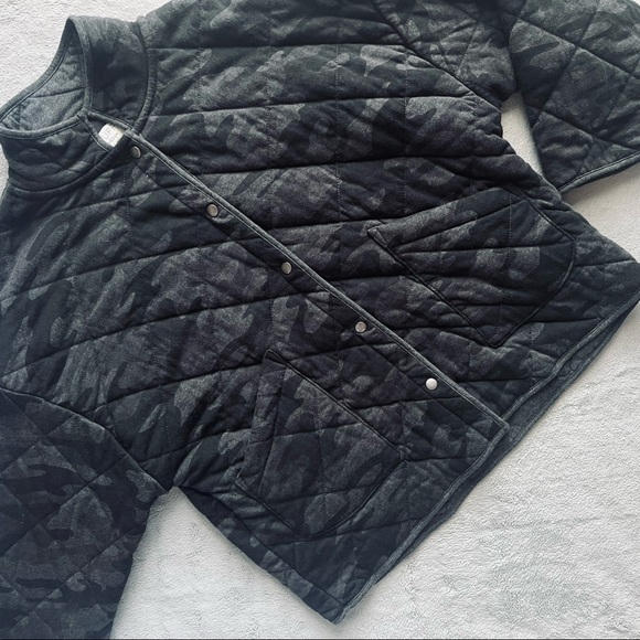 Z Supply Jackets & Blazers - Z Supply Maya Quilted Snap Camo Camouflage Oversized Jacket Dark Charcoal